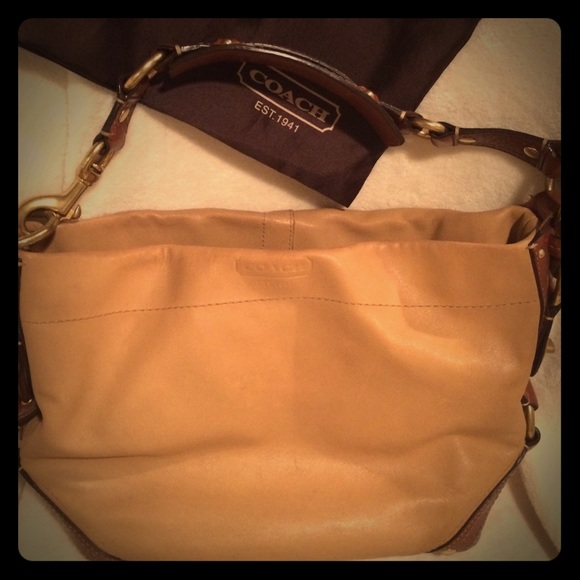COACH CARLY TAN LEATHER HOBO SHOULDER BAG + DUSTER