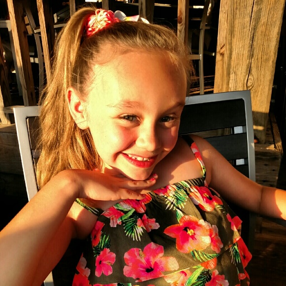 Meet your Posher, Julie - Picture 3 of 4