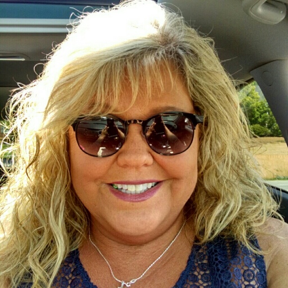 Meet your Posher, Julie - Picture 4 of 4