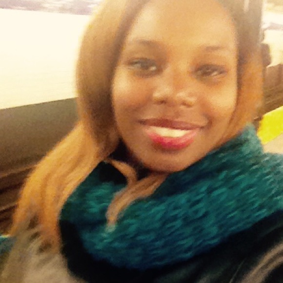 Meet your Posher, Quenyetta - Picture 1 of 1