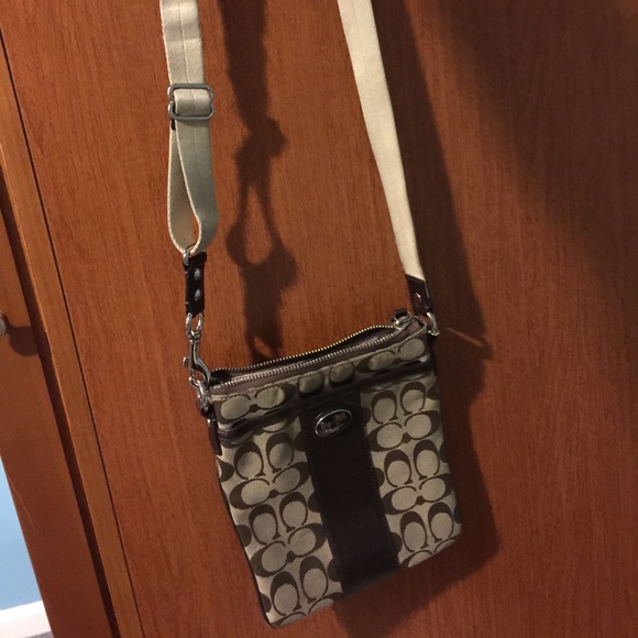 Brown coach swing pack