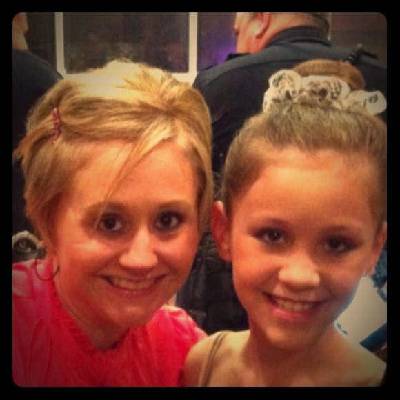 Meet your Posher, Danielle - Picture 1 of 3