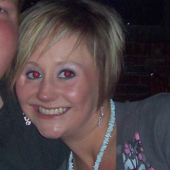 Meet your Posher, Danielle - Picture 2 of 3