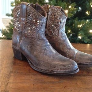 Georgeous FRYE boots