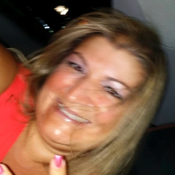 Meet your Posher, Tania - Picture 1 of 1