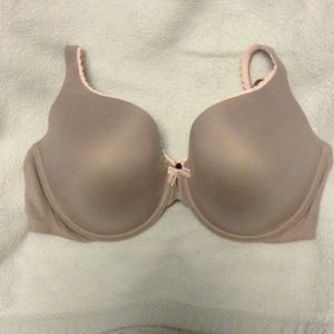 For lindserson bundle.  Victoria Secret New Bra