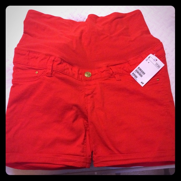 BRAND NEW H&M maternity shorts