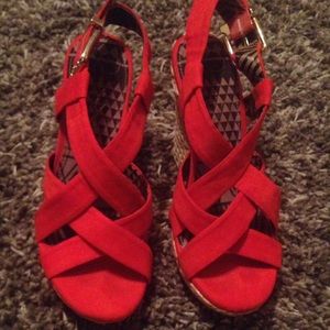 Jessica Simpson Wedges!
