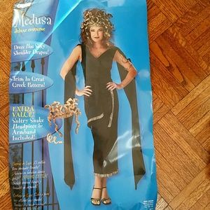 Halloween costume Medusa deluxe costume