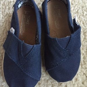 Navy toddler Toms