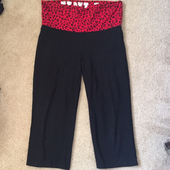 PINK crop yoga pants