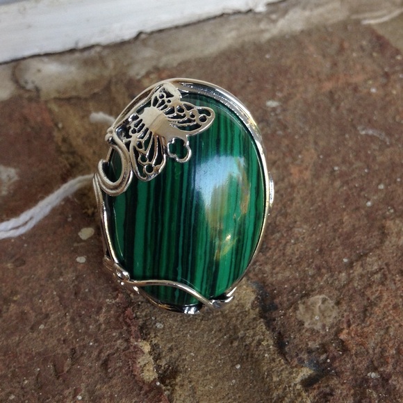 HUGE NATURAL GREEN MALACHITE PILOT STONE RING - Picture 1 of 4