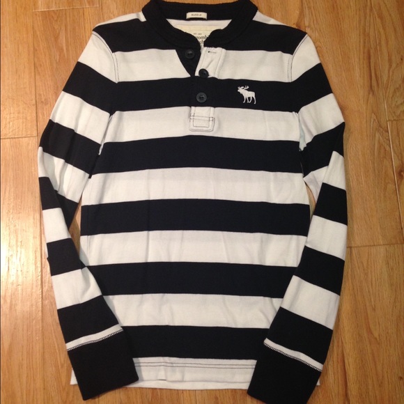 Men's Abercrombie & Fitch long sleeve shirt.