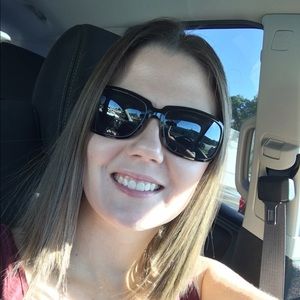 Meet your Posher, Andrea