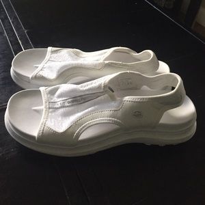 Sketchers sandals