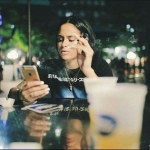 Meet your Posher, Munroee