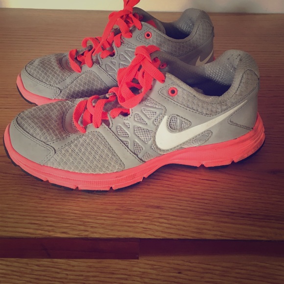 Nike relentless 2 sneakers