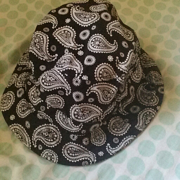 Bucket hat - Picture 2 of 2
