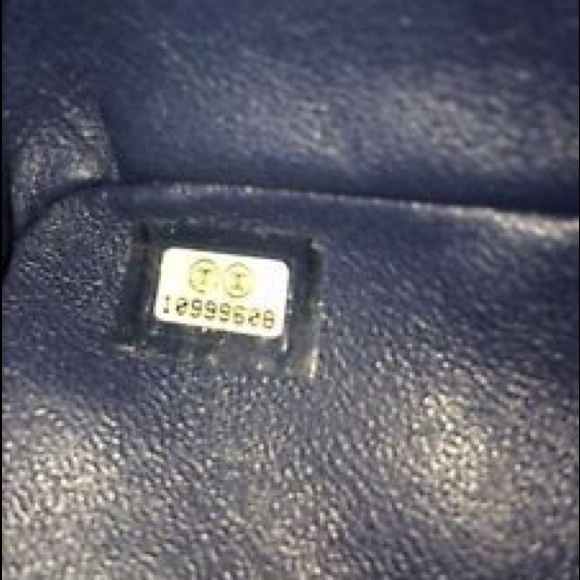 CHANEL BLUE FONCE CAVIAR QUILTED CLASSIC JUMBO