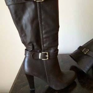 High brown boots. Great shape. Too small for me.