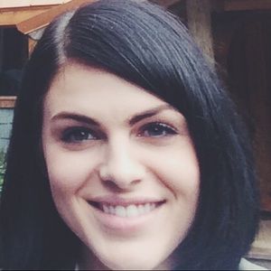 Meet your Posher, Alyssa