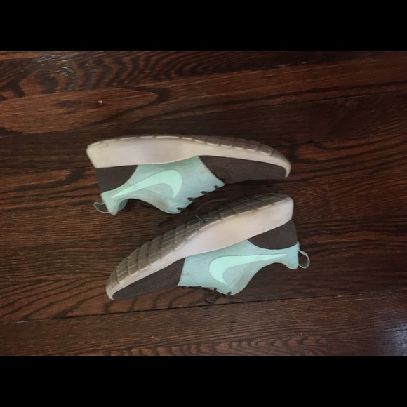 Nike Forest Green & Mint Green Roshe - Picture 4 of 4