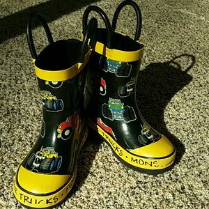 Rain boots for toddler