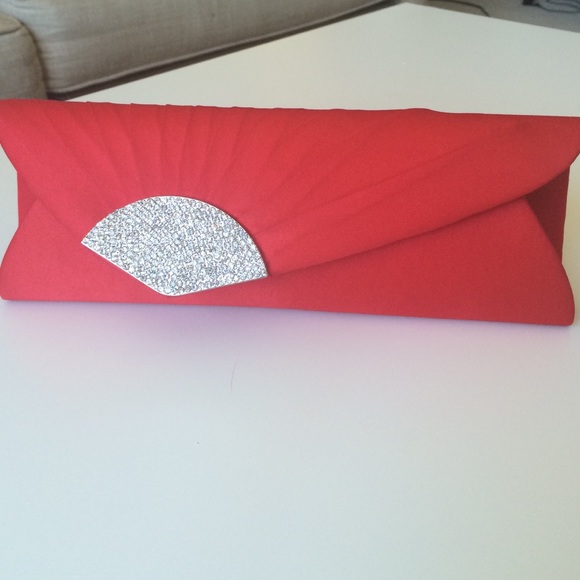 Red elegant clutch with sparkling appliqué - Picture 2 of 4