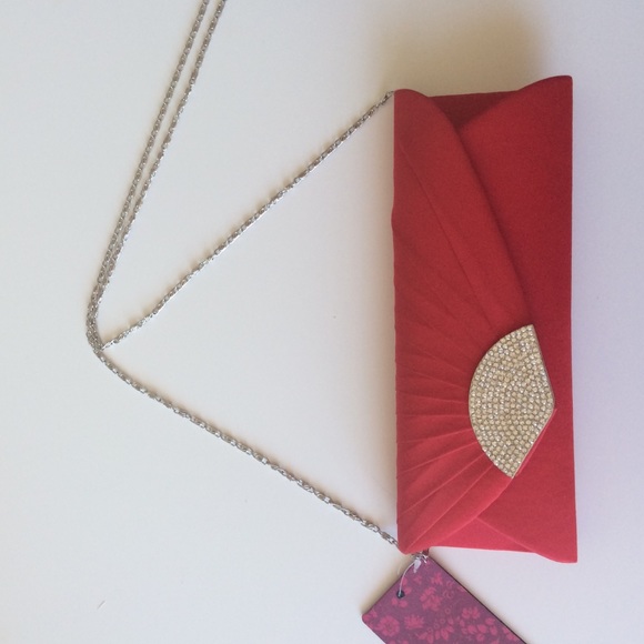 Red elegant clutch with sparkling appliqué - Picture 4 of 4
