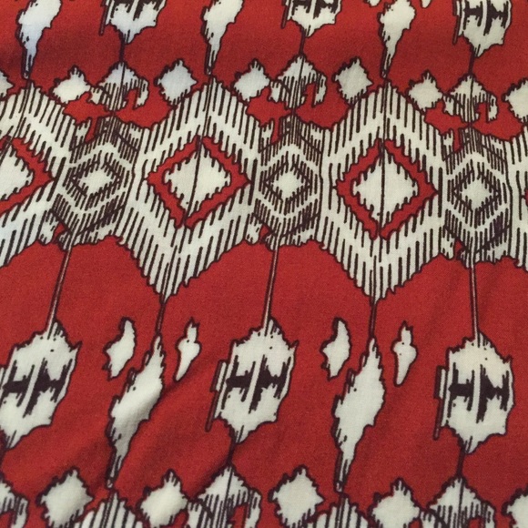 3/4 Sleeve Crop Top - Picture 2 of 2