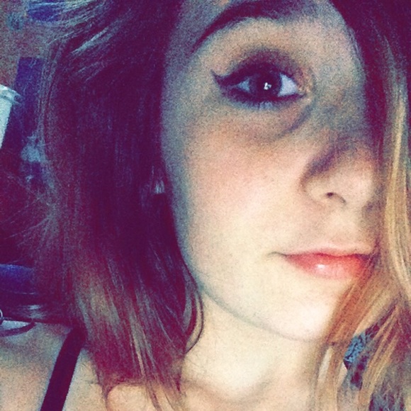 Meet your Posher, Danii - Picture 1 of 1