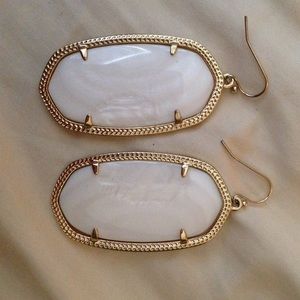 Twice worn Kendra scott earrings