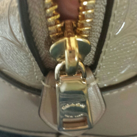 Ladies Coach purse with matching wallet - Picture 3 of 3