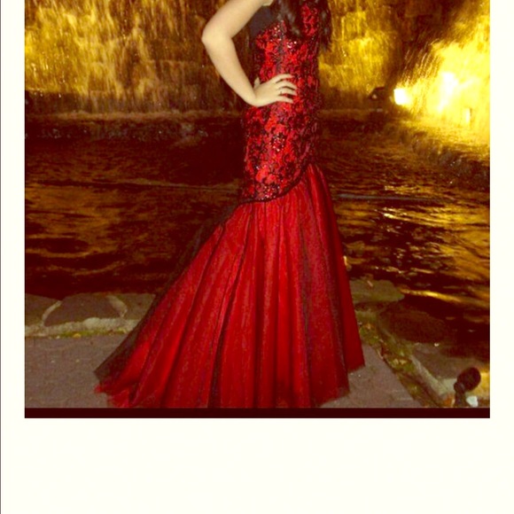 FLASH SALE Sherri Hill prom mermaid dress size 6