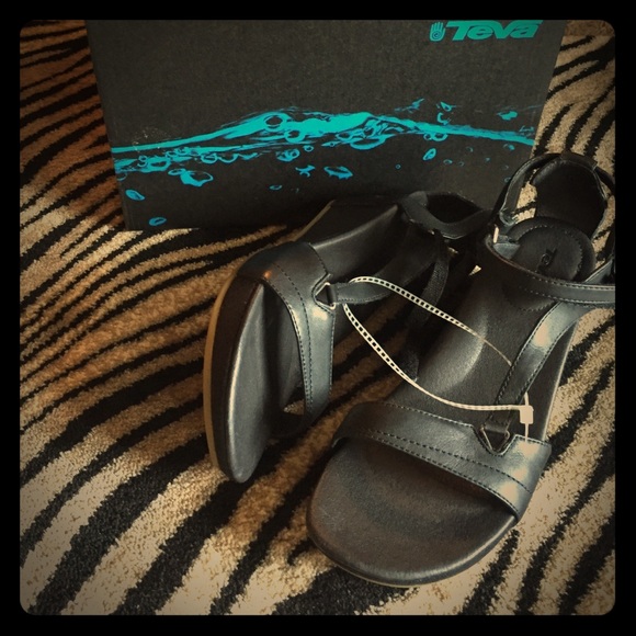 Teva Shoes - Stylish black wedge Teva sandals!