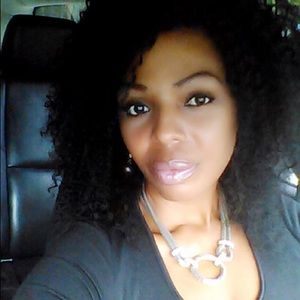 Meet your Posher, Eva