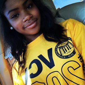 Meet your Posher, Mia