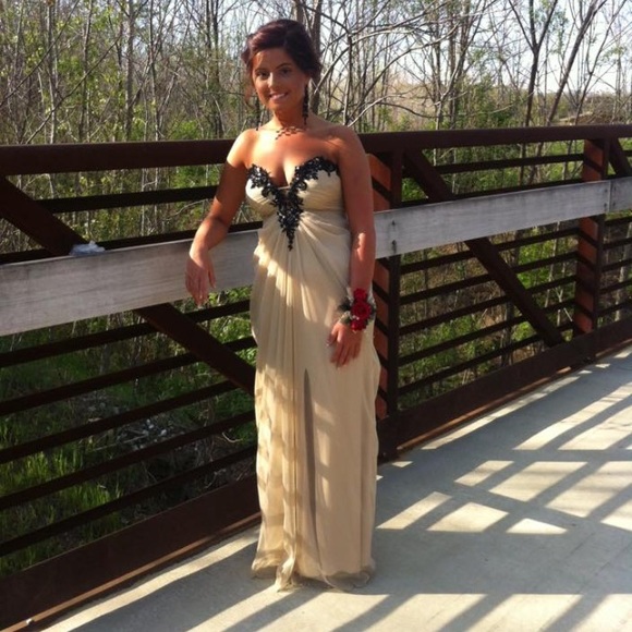 Prom dress - Picture 2 of 2