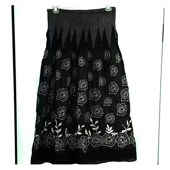 Very pretty strapless dress