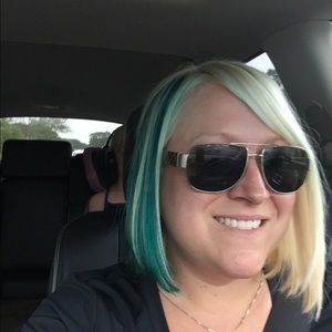 Meet your Posher, Andrea