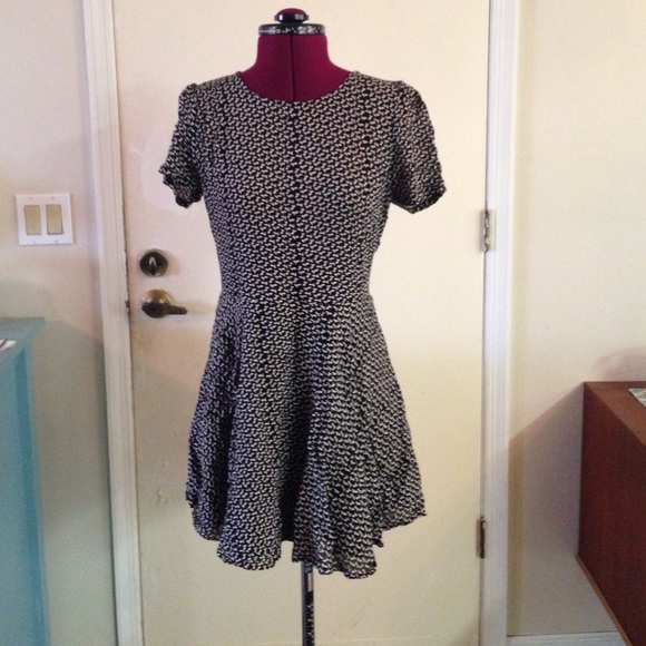Short sleeve fun and flirty dress!