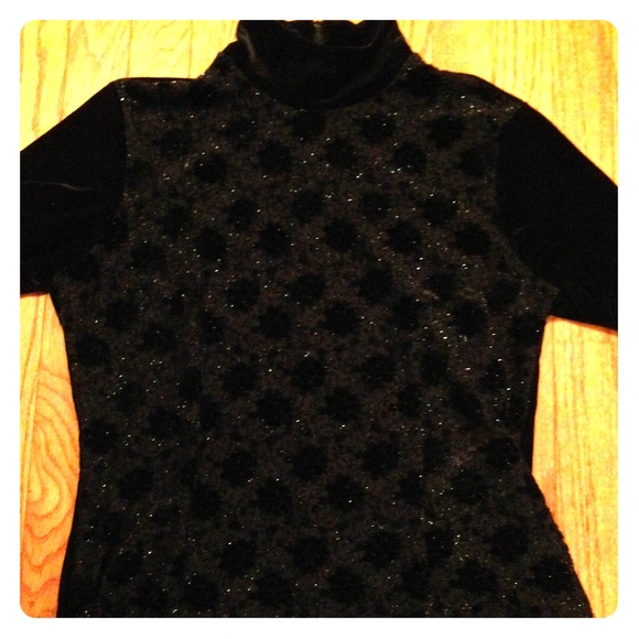 Vintage Black Velvet Short Sleeve w Floral Goth - Picture 1 of 3