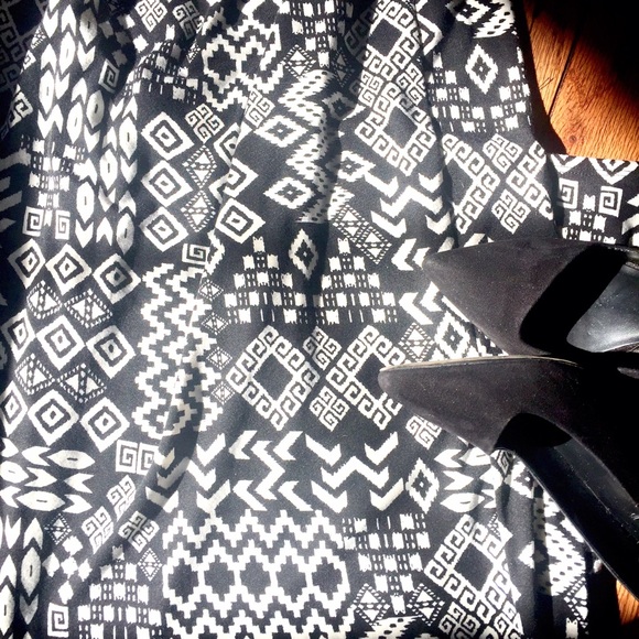 ✨Tribal Print Maxi Skirt w/Side Slit✨ - Picture 2 of 2