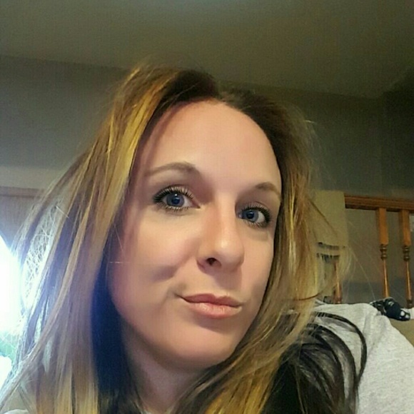 Meet your Posher, Christy - Picture 1 of 1