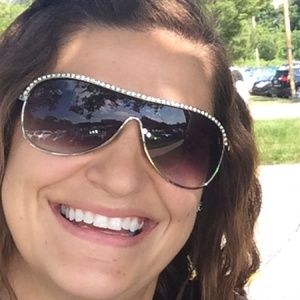 Meet your Posher, Shawna