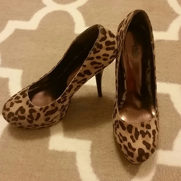 Adorable Charlotte Russe cheetah print heals ! - Picture 2 of 4