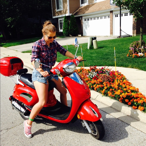 Meet your Posher, Maya