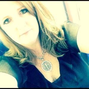 Meet your Posher, Denise