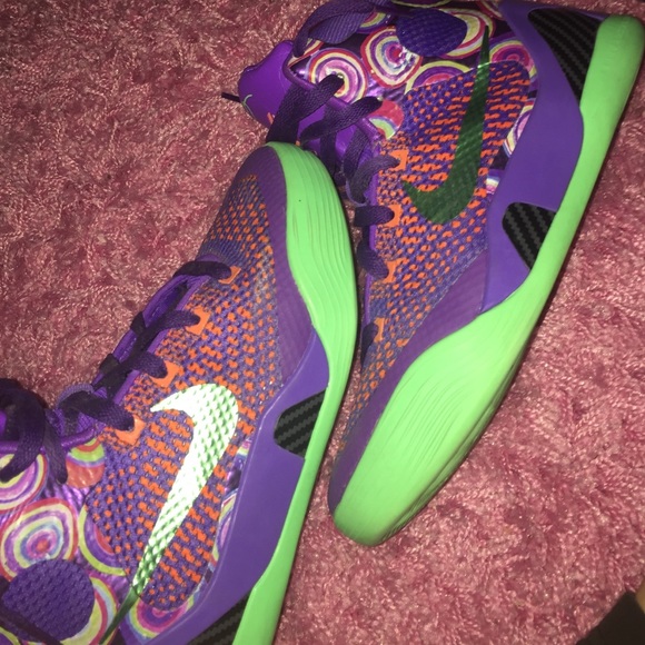 Nike Kobe shoes - Picture 2 of 3