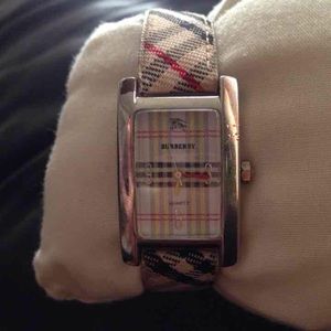 Burberry 🚫Don't buy🚫